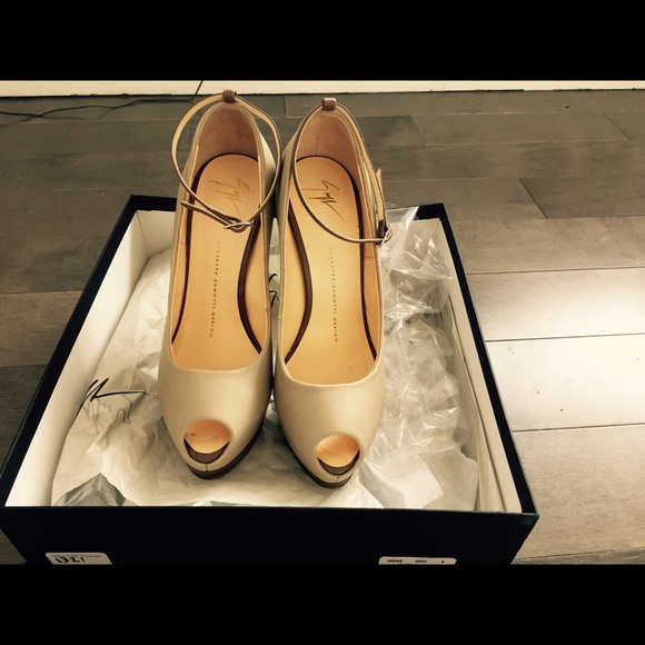 Guiseppi Zanitti Pumps