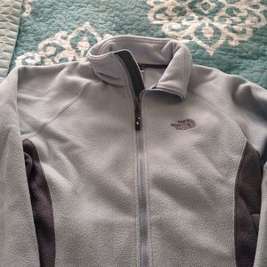 Woman's North Face TKA200 Full Zip Fleece