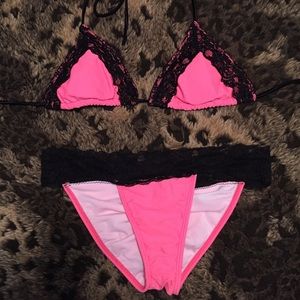Hot pink lace bikini with scrunch butt! 😊