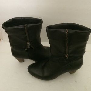 Steve Madden Black Cuffed Boots Size 6!