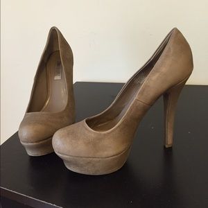 Jennifer Lopez Tan Heels