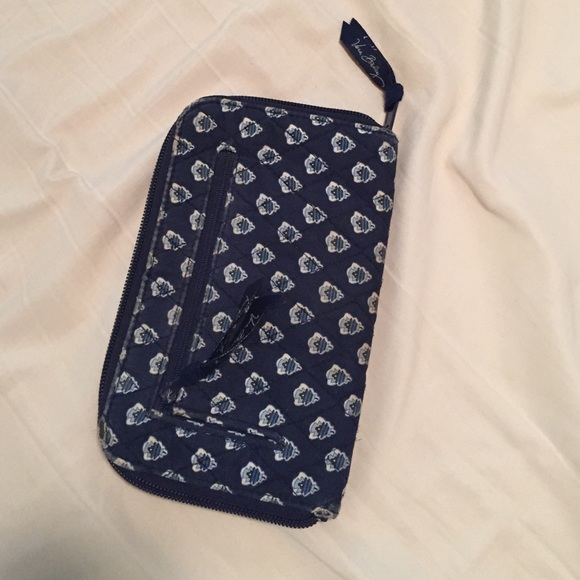 Vera Bradley Nantucket blue zip around wallet