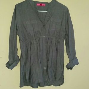 Gray casual/dressy top
