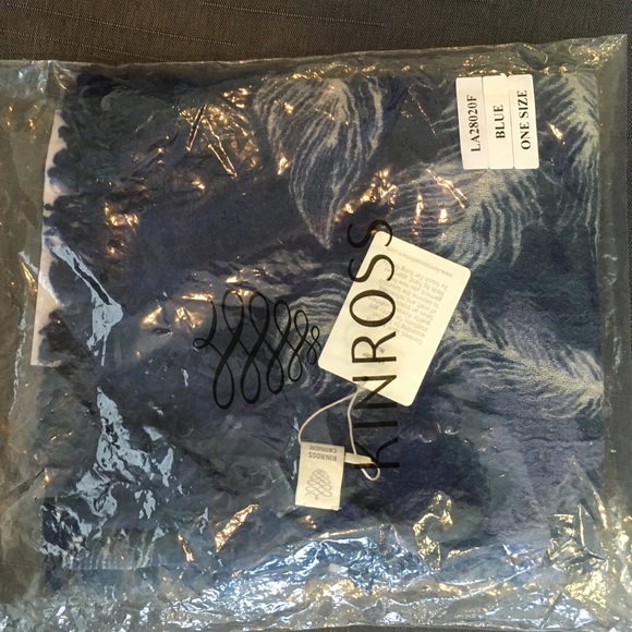 Kinross Cashmere 100% wool scarf