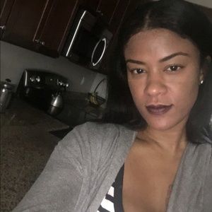 Meet your Posher, Tia