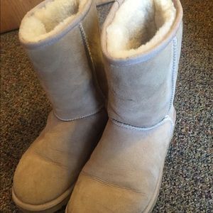 ugg classic sand size 7