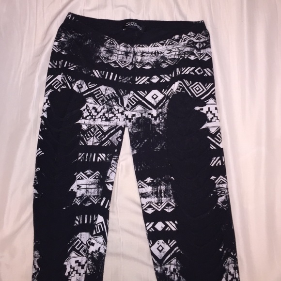 Funky cut out leggings!