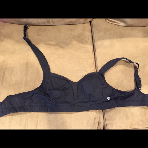 Lululemon Ta Ta tamer sports bra.