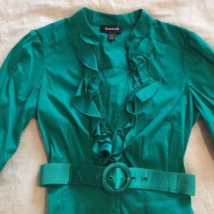 Bebe emerald green ruffle top with belt XXS