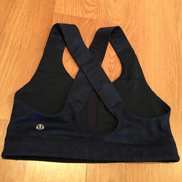 Lulu all sport bra size 4