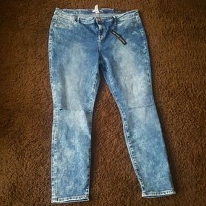 Stretchy skinny jeans