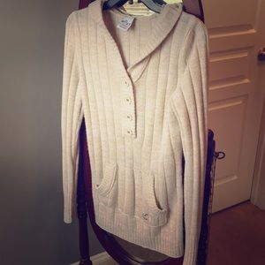 Beautiful Roxy sweater