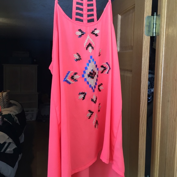 Coral tank top with cool pattern