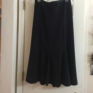 Please bundle. Long black skirt!