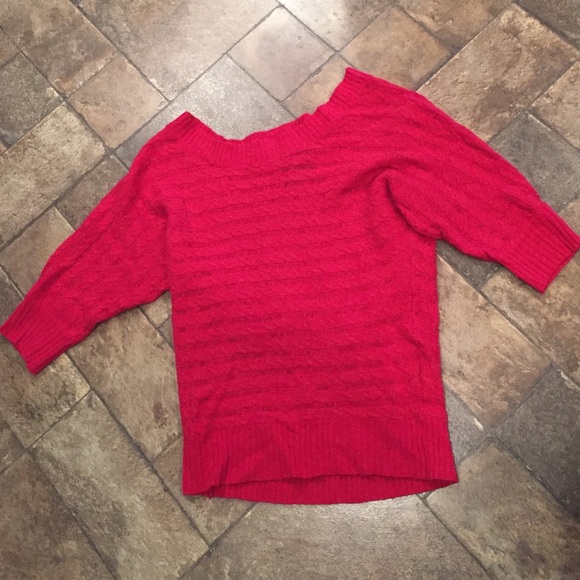 AE Soft red sweater - Picture 2 of 3