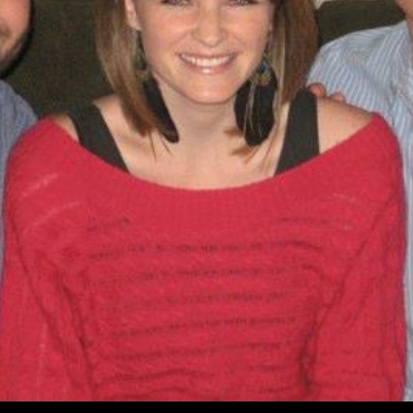 AE Soft red sweater - Picture 3 of 3