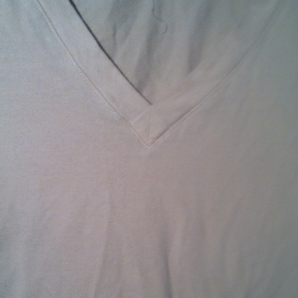 Simple t-shirt! - Picture 2 of 3