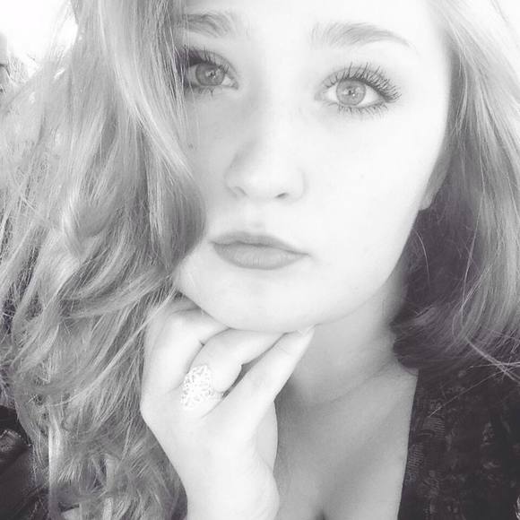 Meet your Posher, Brianna - Picture 1 of 1