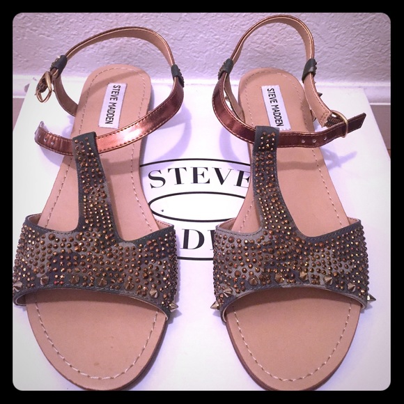 Steve Madden camo sandals