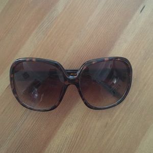 Steve Madden tortoise shell sunglasses