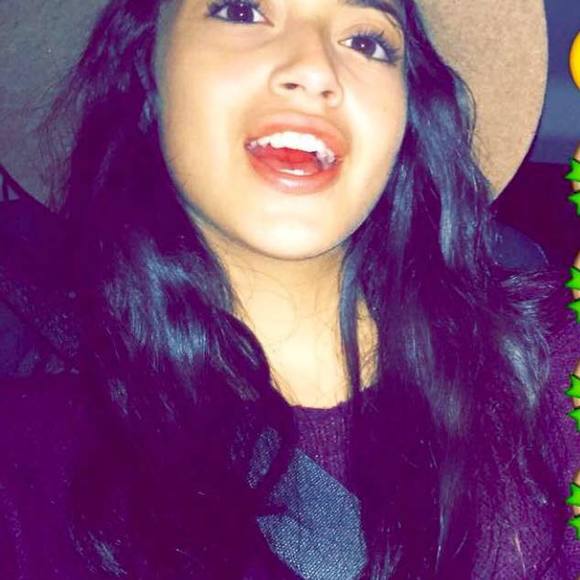 Meet your Posher, Nayeli