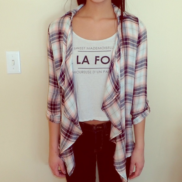 Pastel & feminine open plaid. - Picture 1 of 3