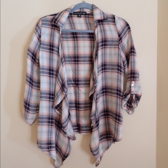 Pastel & feminine open plaid. - Picture 3 of 3