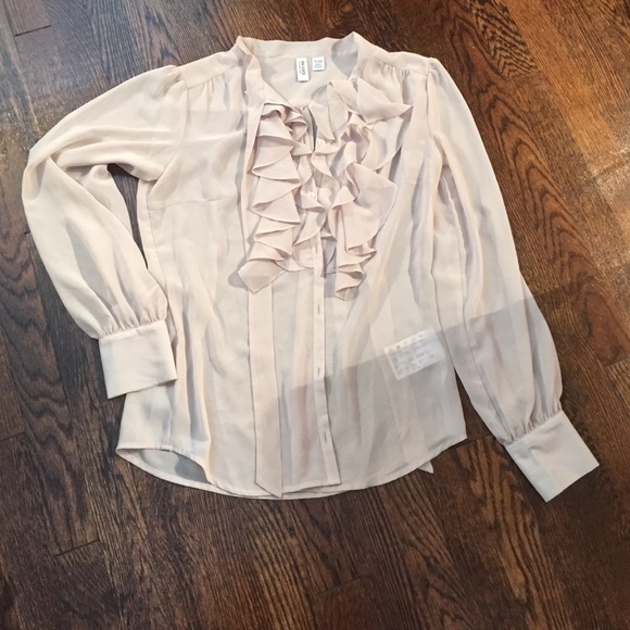 Button Down Top with Ruffles - Picture 3 of 3