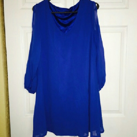 ...SOLD...Blue open sleeve dress size L