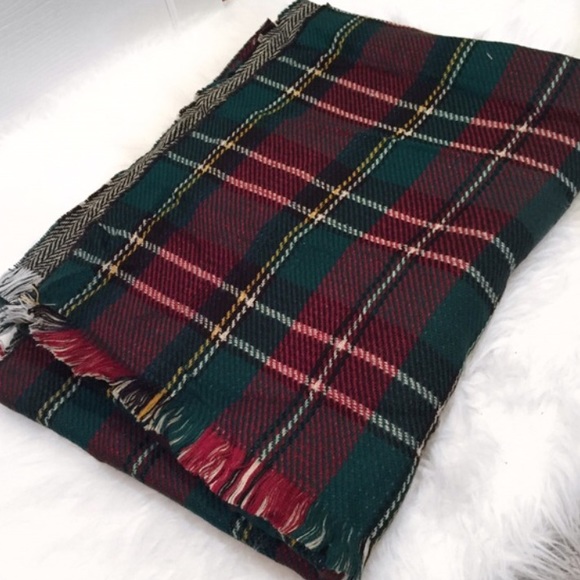 Contrast Scarf - Picture 2 of 4