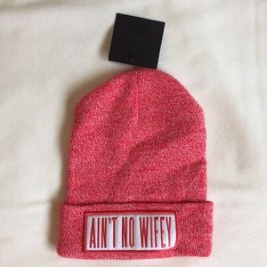 DIMEPIECE Ain't No Wifey Beanie in heather red