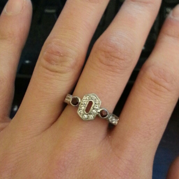 Size 7.5 Gorgeous .925 Sterling Silver woman Ring - Picture 4 of 4