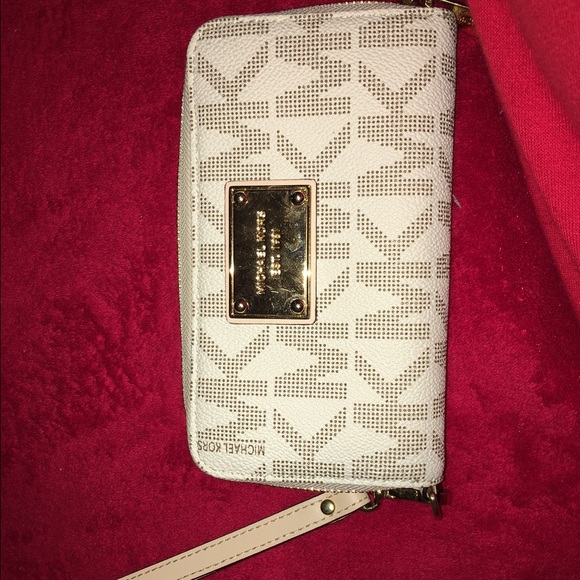 White Michael Kors wallet