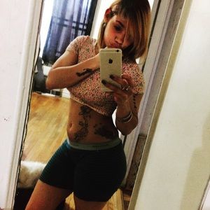 Meet your Posher, Elizabeth