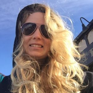 Meet your Posher, Cassandra