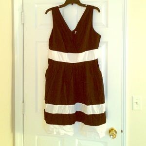 Sleeveless black and white summer dress