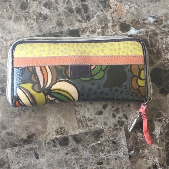 Well-loved Fossil Key-Per Zip Wallet