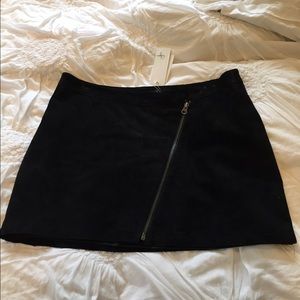 Black Suede Mini-Skirt with Zipper NEW!!!