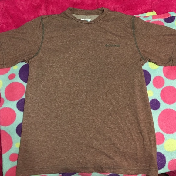 Columbia t-shirt