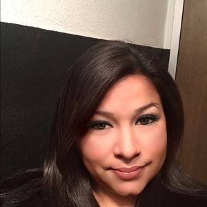 Meet your Posher, Deborah