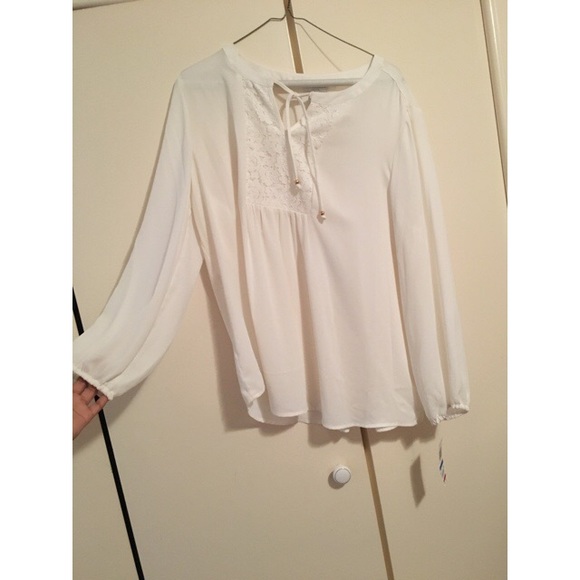 While Tunic with lace details