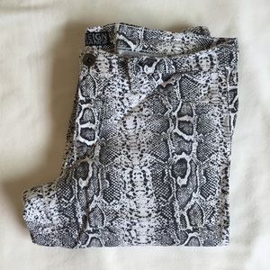 FOREIGN EXCHANGE Jeans in Python print.