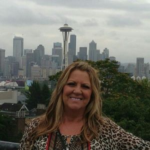 Meet your Posher, Casey