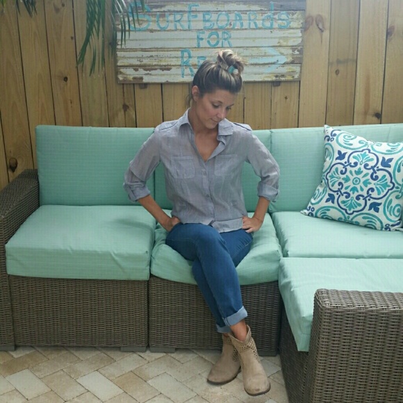 B. Styled - Picture 4 of 7