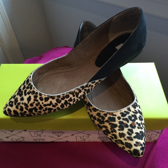 Leopard print flats!