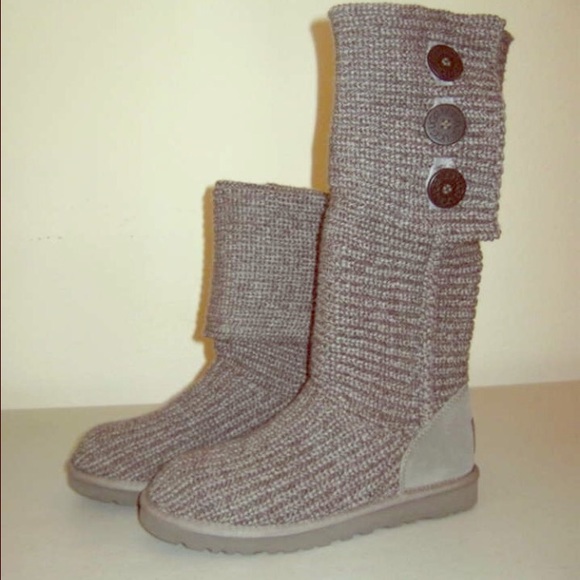 Gray sweater Uggs