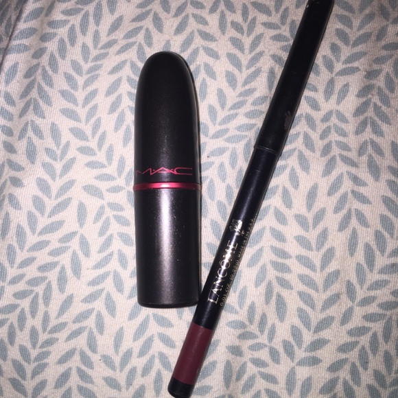 Beautiful Mac lipstick w matching Lancôme liner!