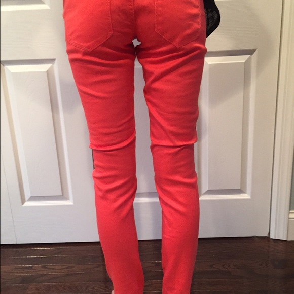 Delias Colored Jean - Picture 2 of 3