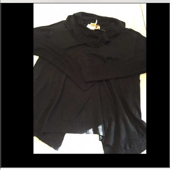 Last one๐ soft split back top - Picture 4 of 4