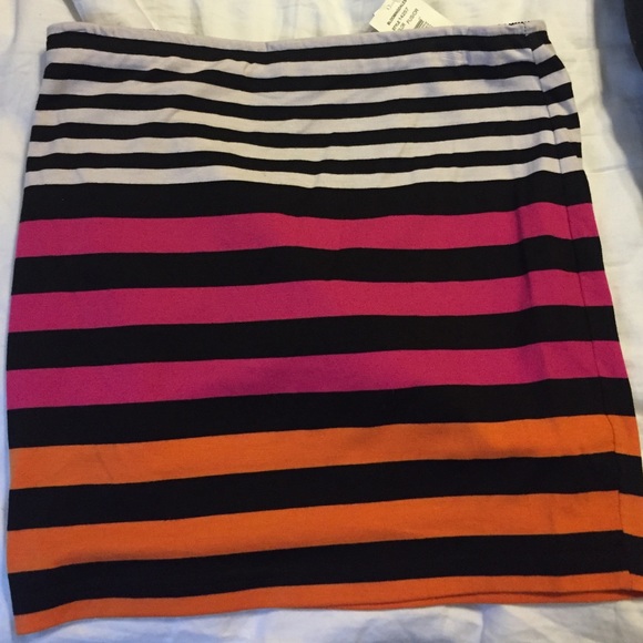 Stripped stretchy skirt